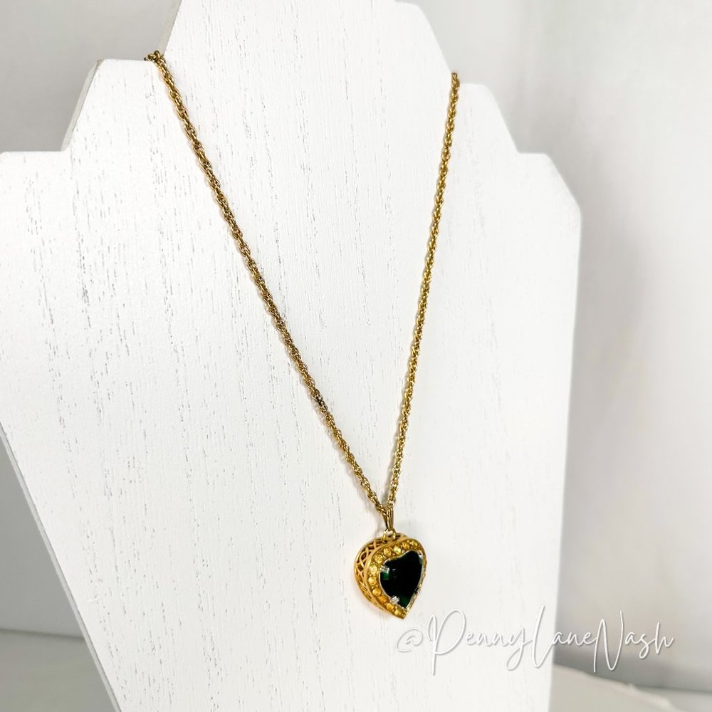 Vintage Green Gem Heart Pendant w/ Rhinestone Necklace In Gold Plate - Picture 2 of 6